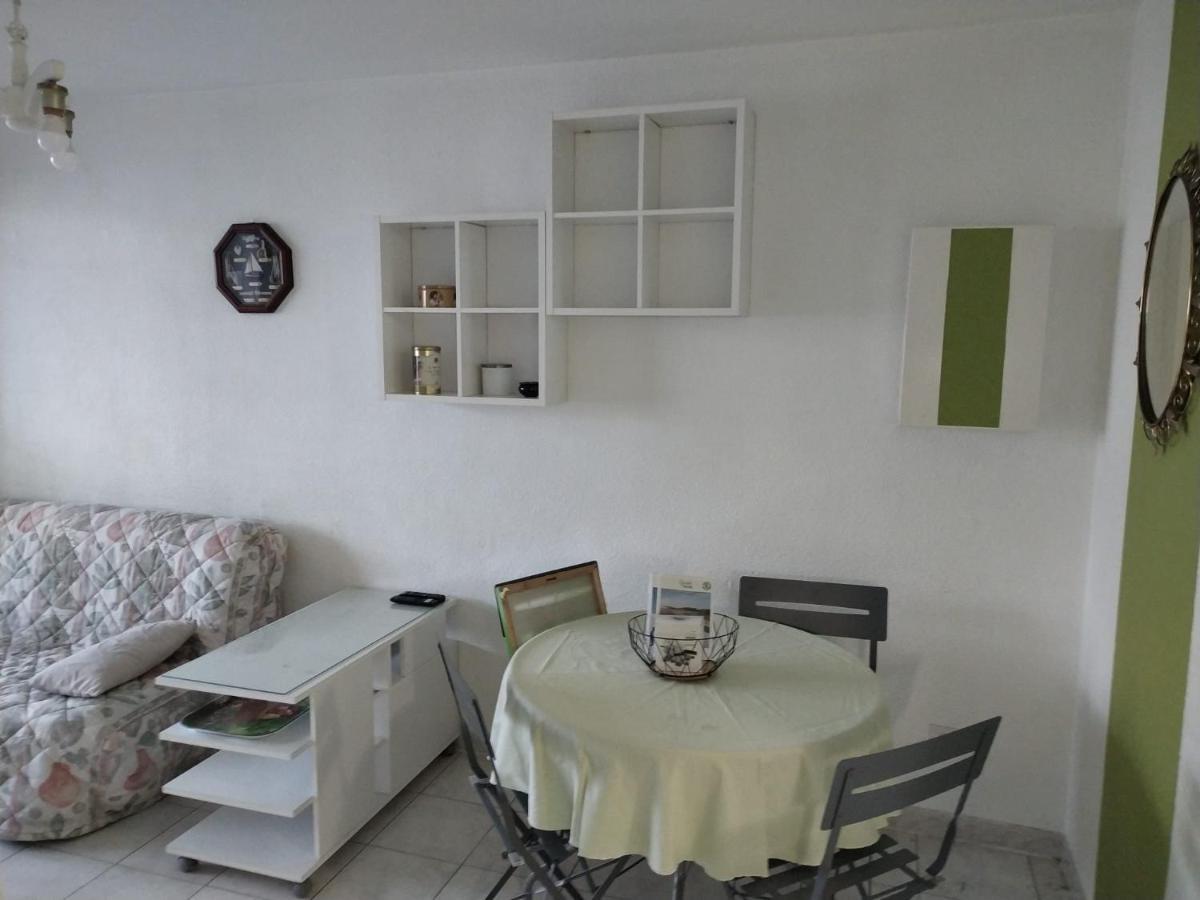 Mer, Bateau Apartment *